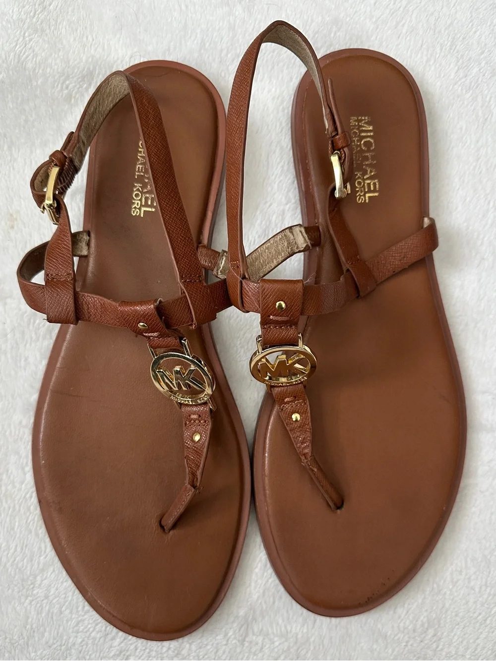 Michael Kors Strappy Flip flop brown sandals Sz 10